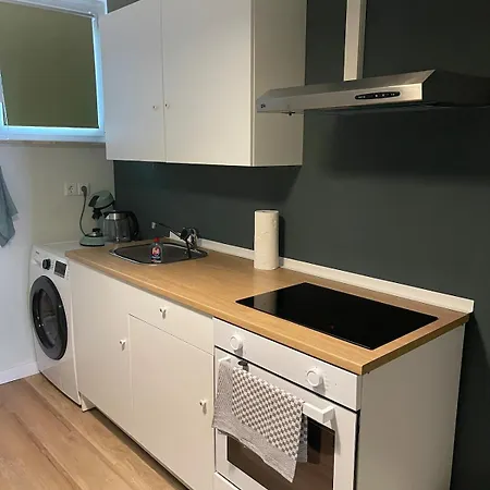 5 20 Km Dus Airport Messe Apartmán