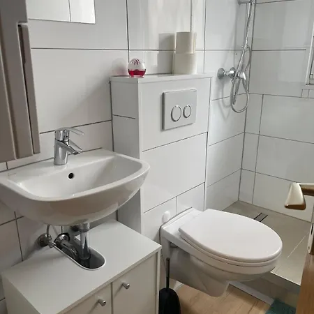 5 20 Km Dus Airport Messe Apartmán *