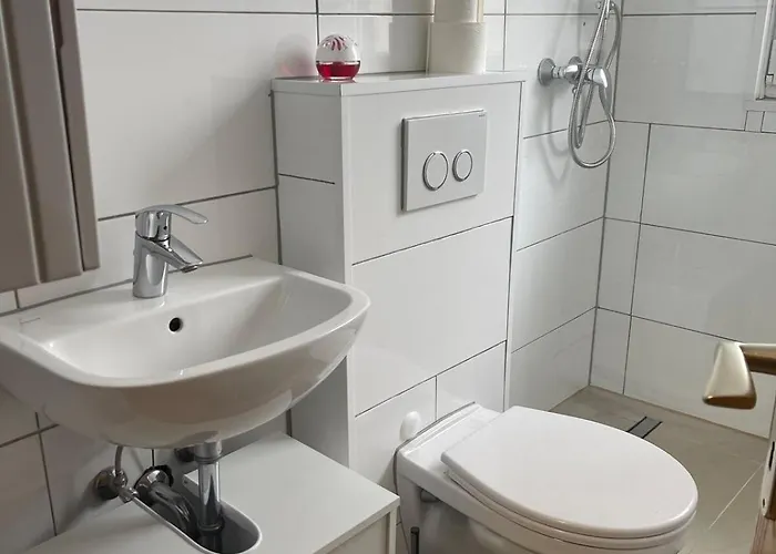 5 20 Km Dus Airport Messe Apartmán *